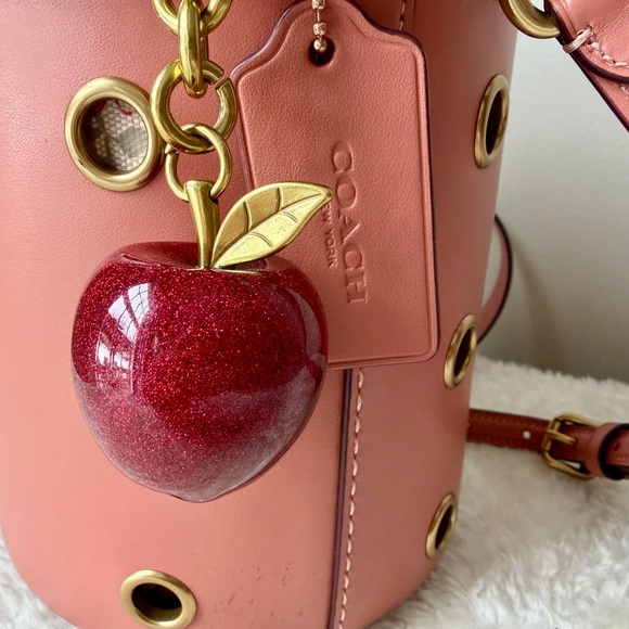 Coach Drawstring Bucket bag  in Pink with Grommet and charm - Picture 2 of 13